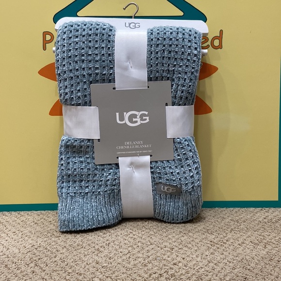 ugg delaney chenille reversible blanket